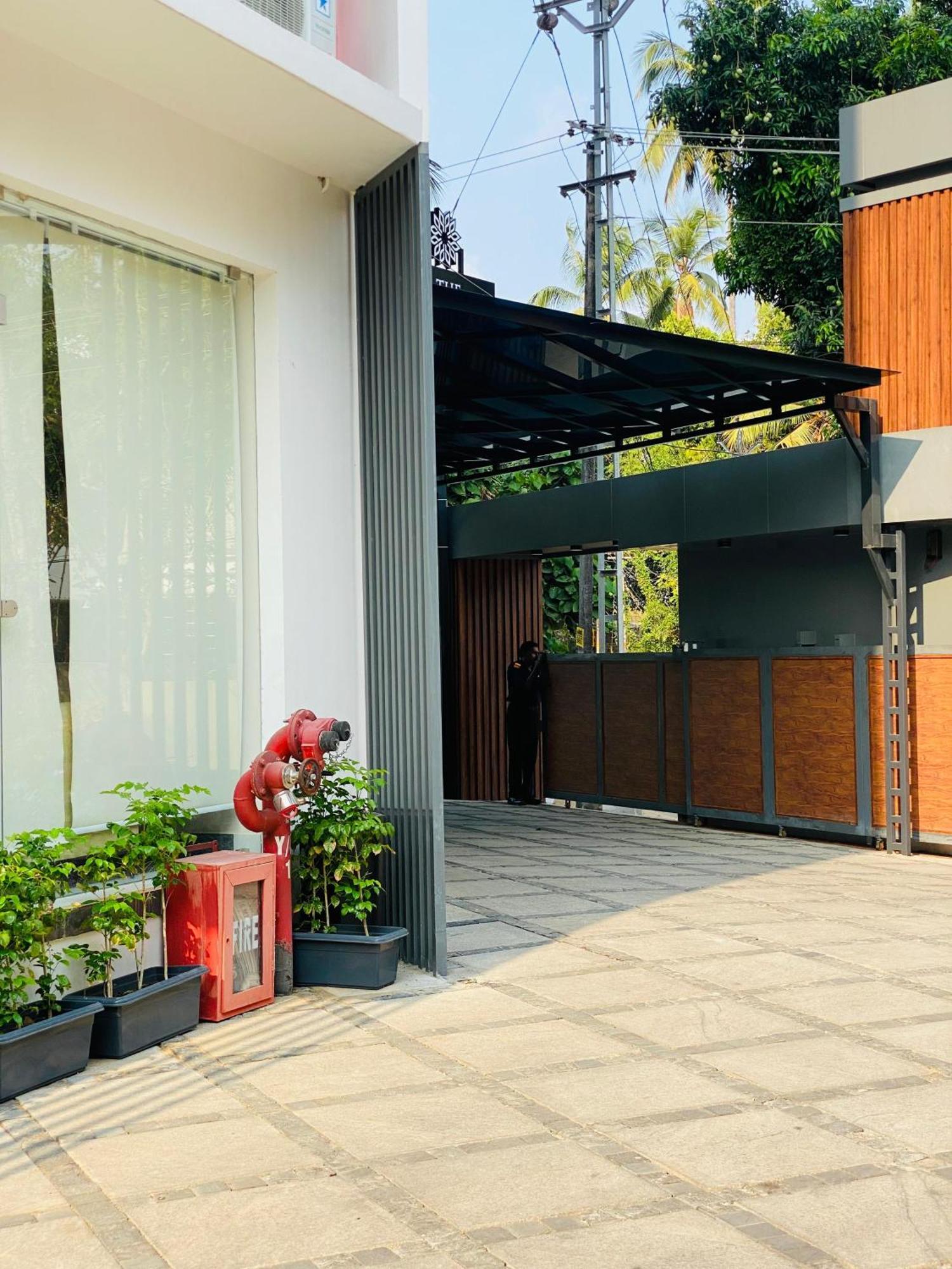 The Habitat Suites Guruvāyūr Kültér fotó