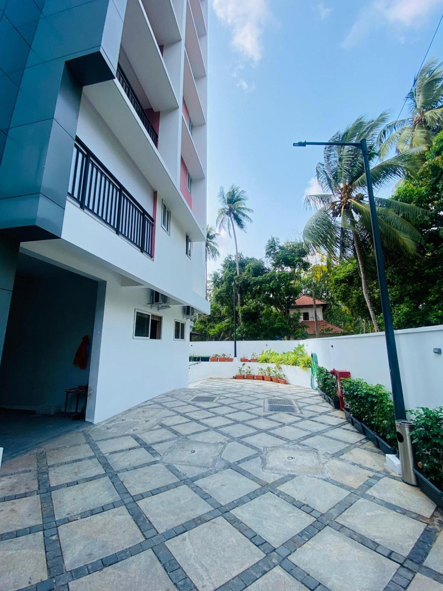 The Habitat Suites Guruvāyūr Kültér fotó