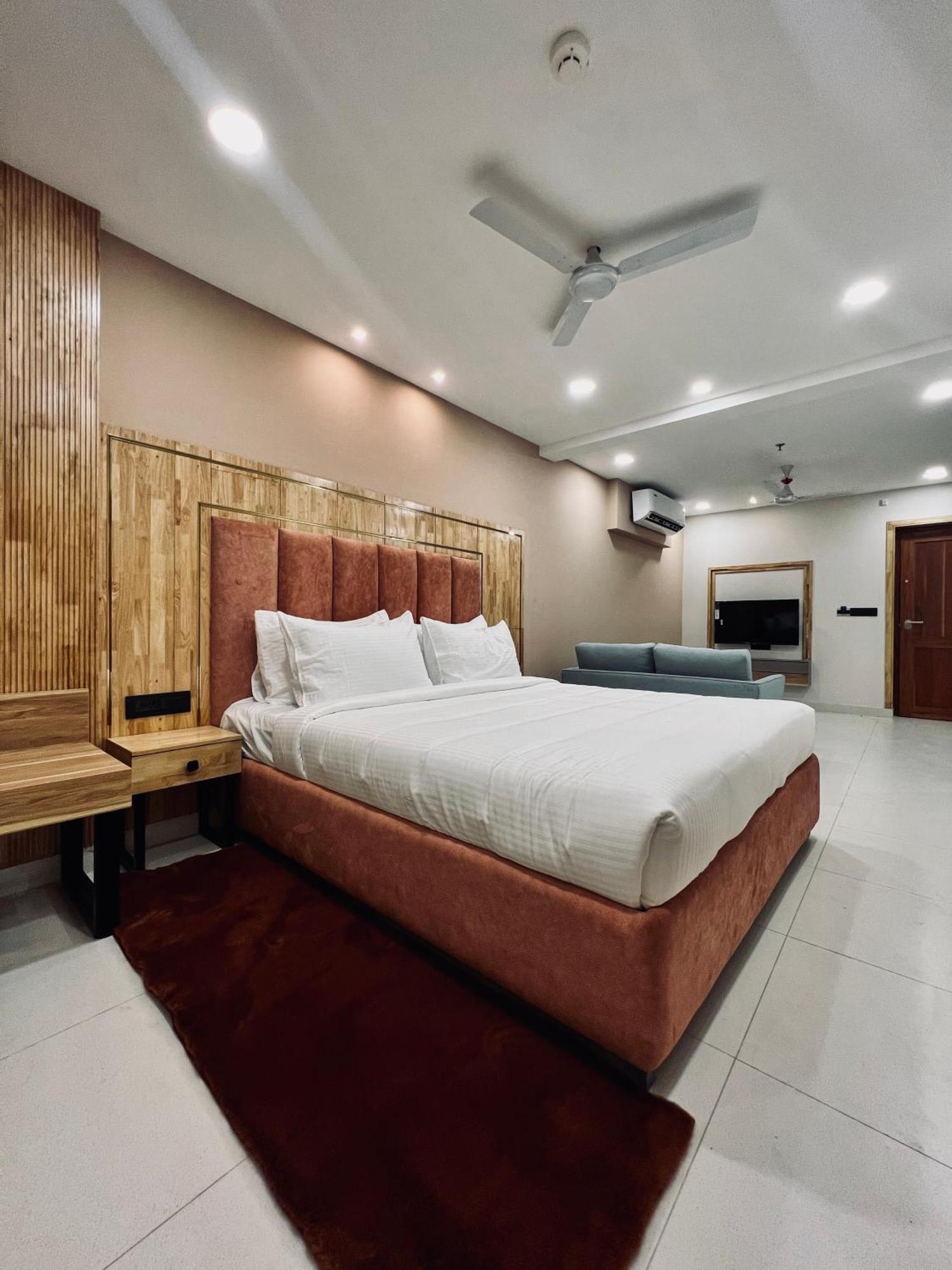 The Habitat Suites Guruvāyūr Kültér fotó