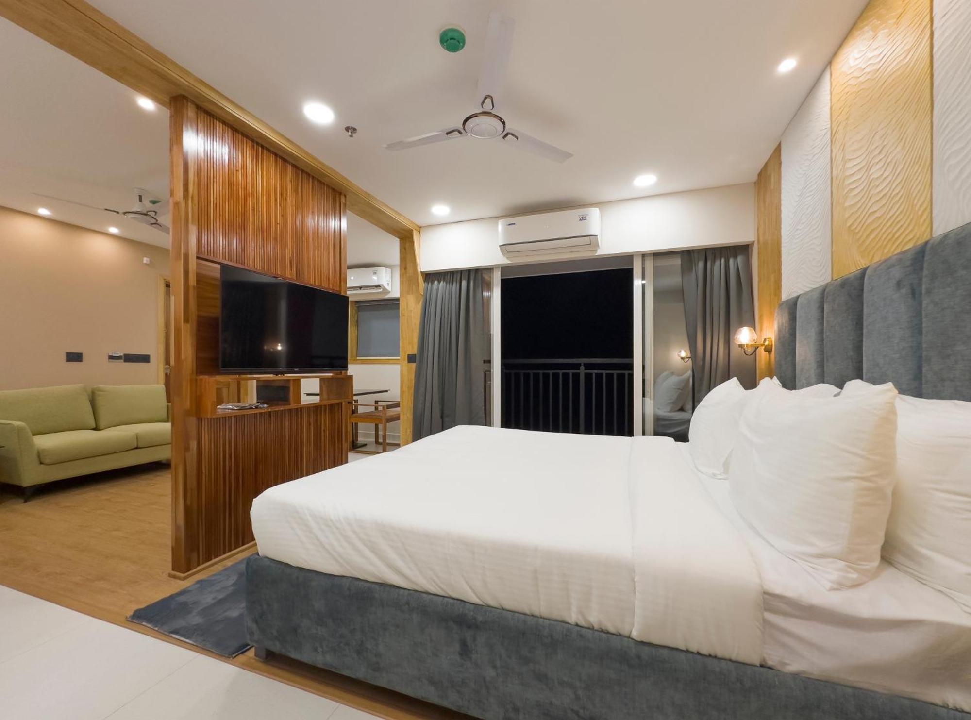 The Habitat Suites Guruvāyūr Kültér fotó