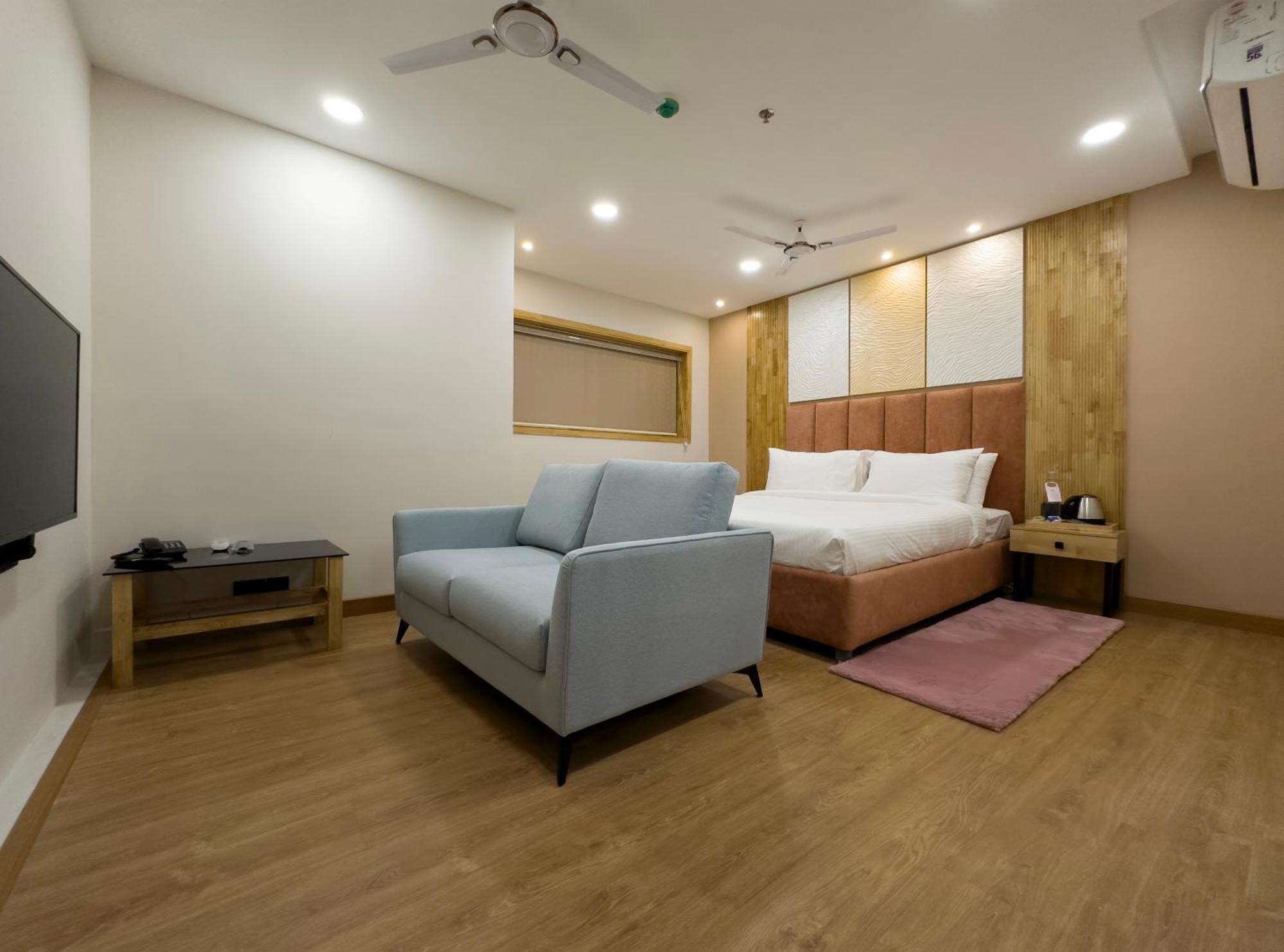 The Habitat Suites Guruvāyūr Kültér fotó