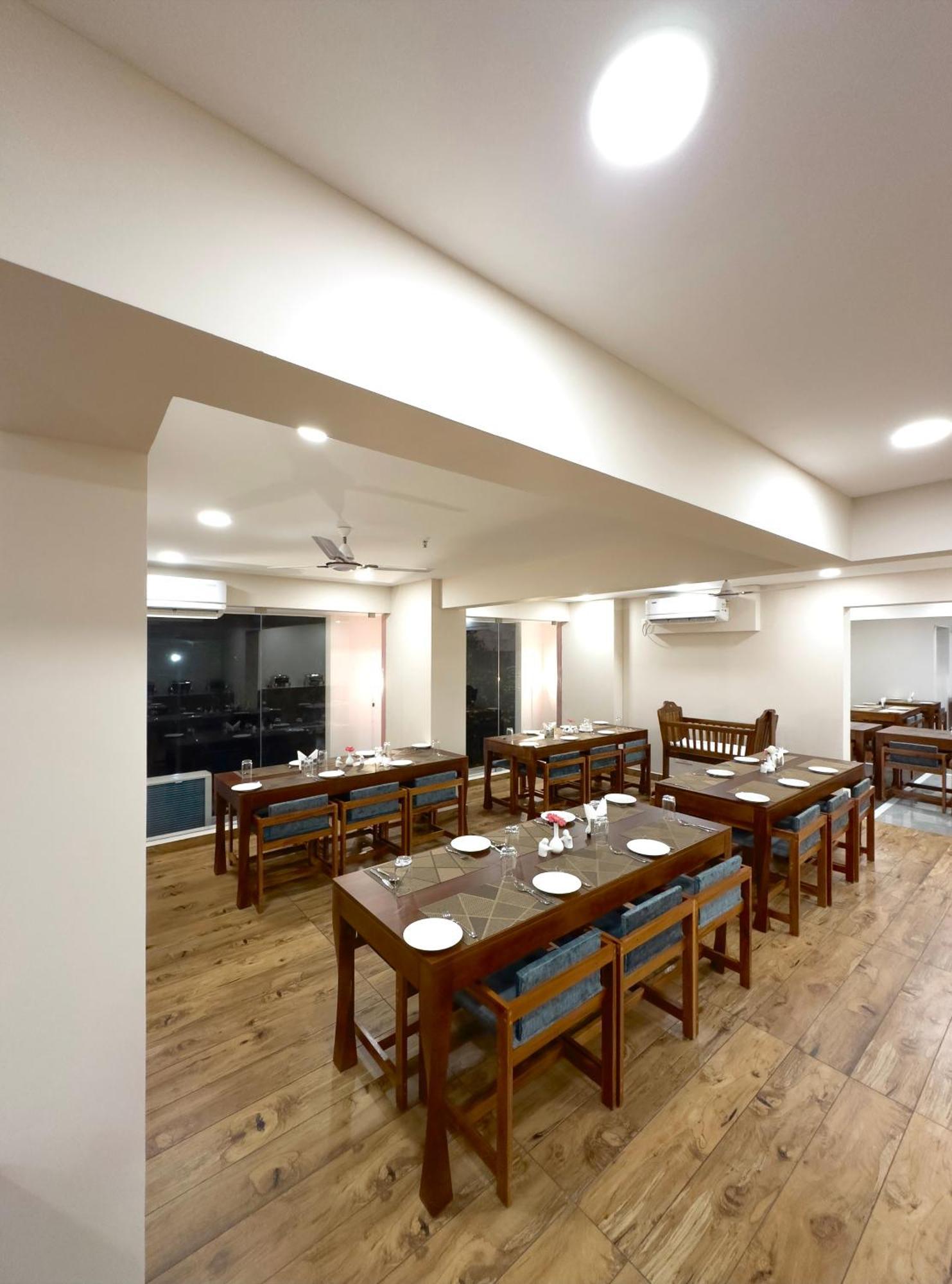 The Habitat Suites Guruvāyūr Kültér fotó