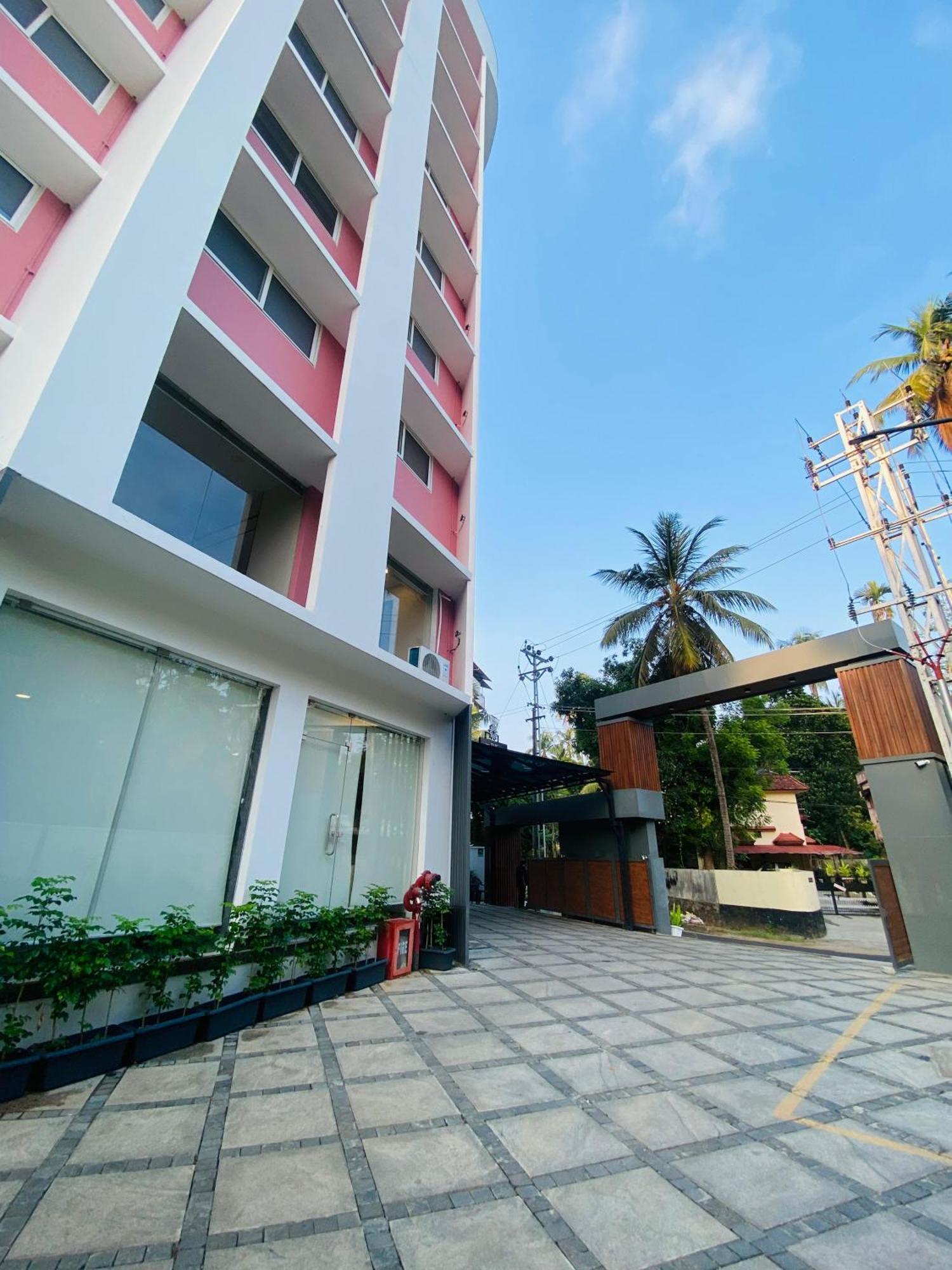 The Habitat Suites Guruvāyūr Kültér fotó