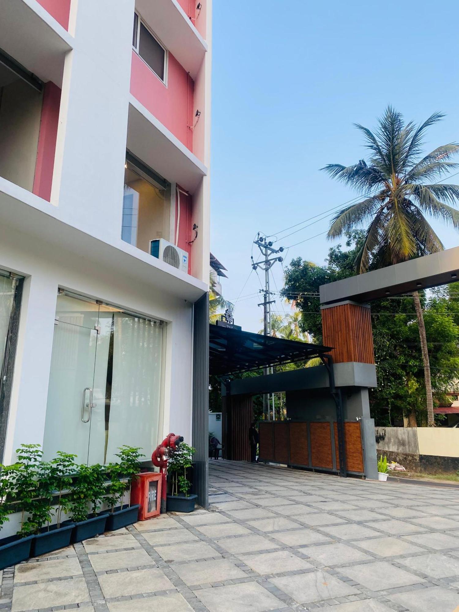 The Habitat Suites Guruvāyūr Kültér fotó