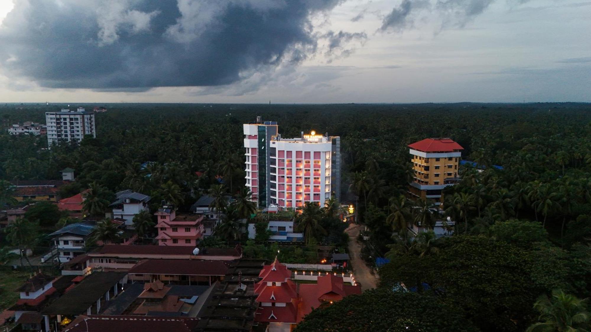 The Habitat Suites Guruvāyūr Kültér fotó